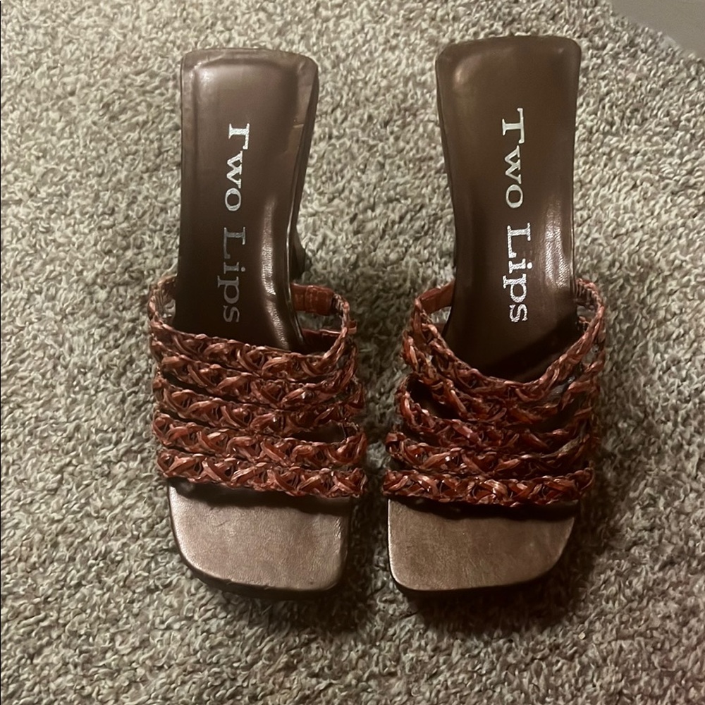 Two Lips Women's Woven Brown Mules
